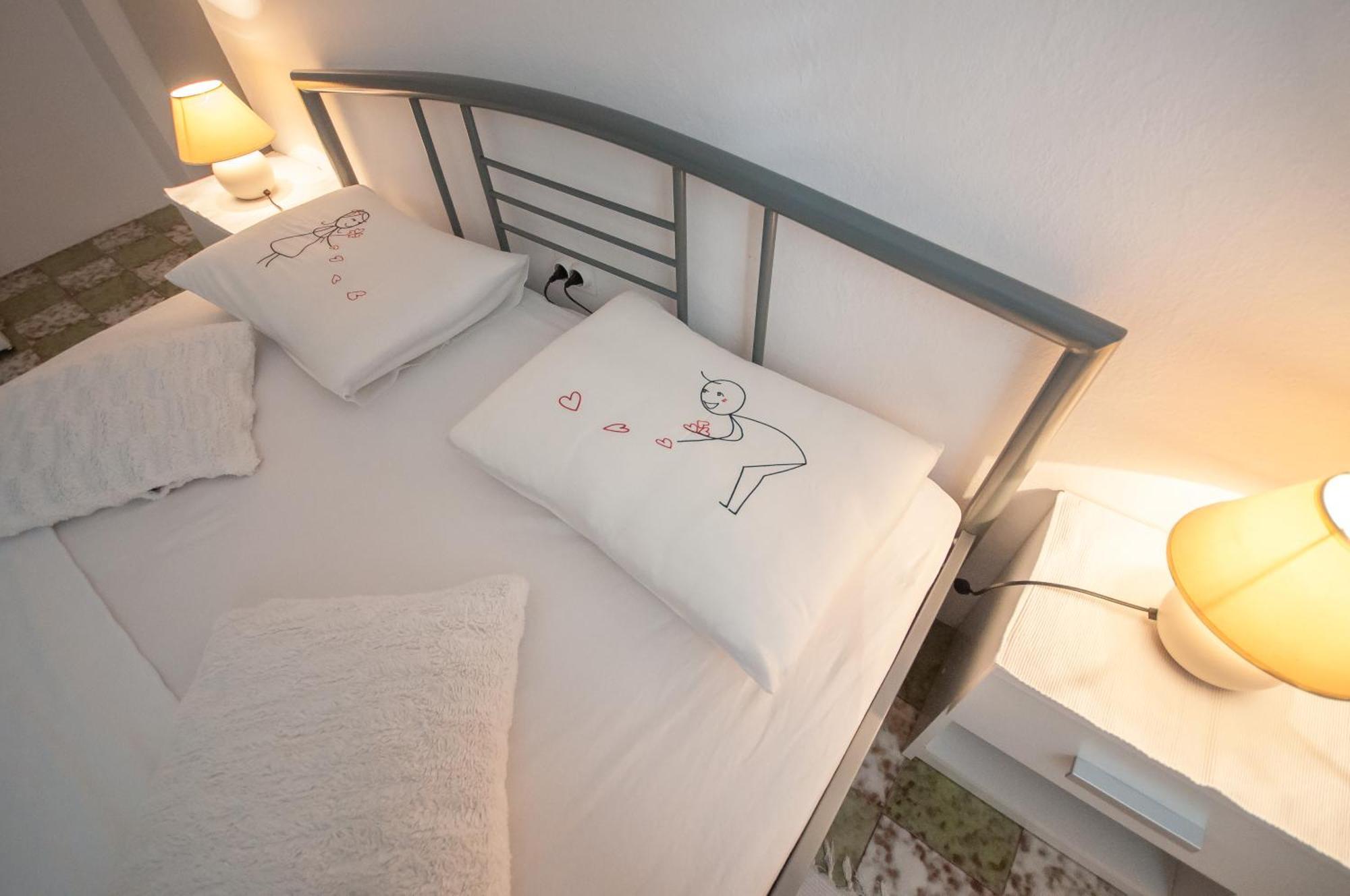 Apartments Srijemsi مْليني الغرفة الصورة