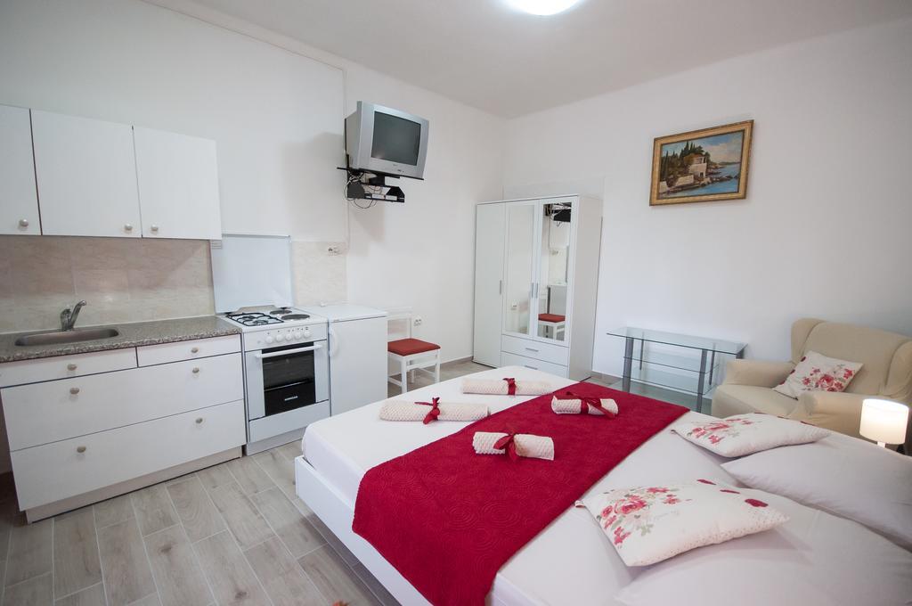 Apartments Srijemsi مْليني الغرفة الصورة